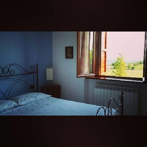 Casale Il Cerqueto Bed and Breakfast San Severino Marche Δωμάτιο φωτογραφία