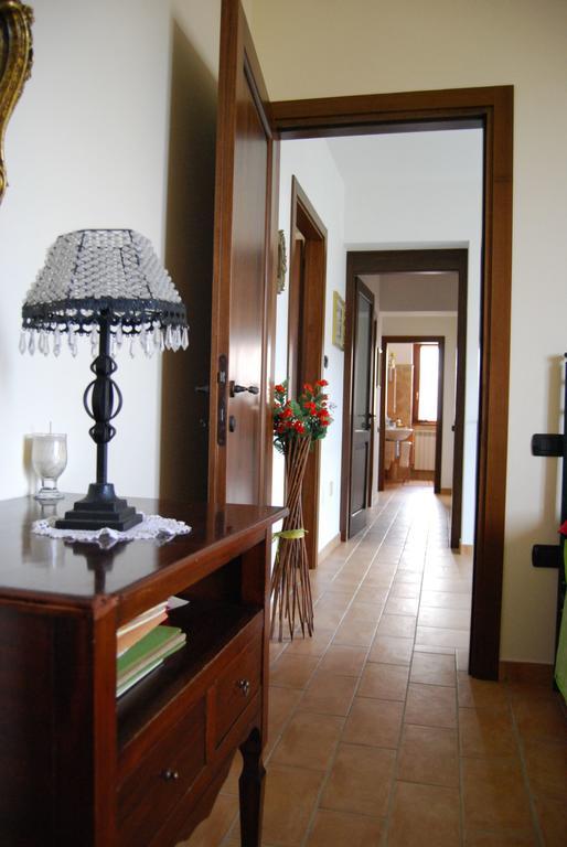 Casale Il Cerqueto Bed and Breakfast San Severino Marche Δωμάτιο φωτογραφία